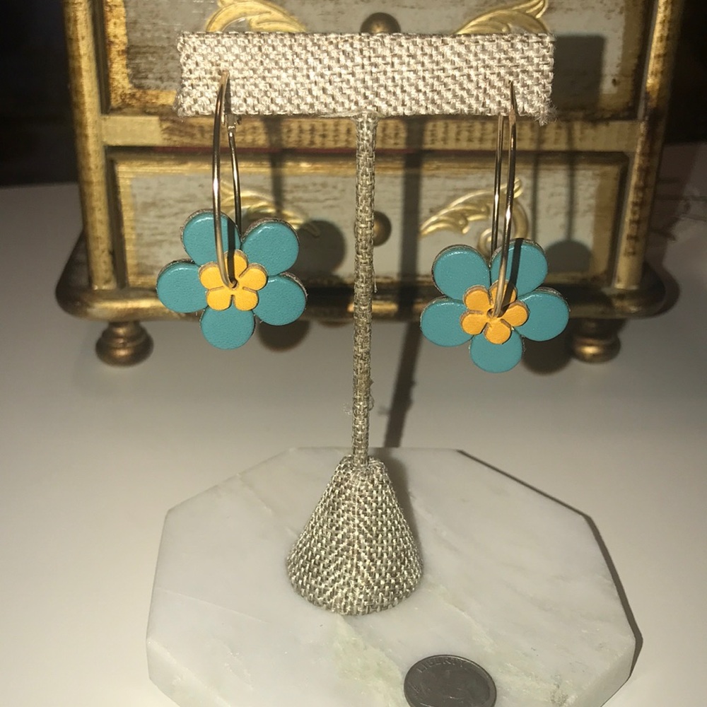Gold Hoop Earrings reversible removable daisies